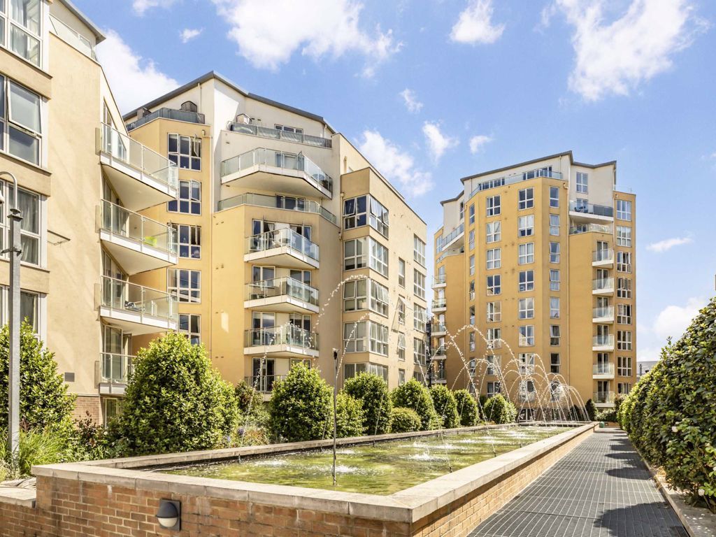 2-bed-flat-for-sale-in-water-gardens-square-london-se16-zoopla