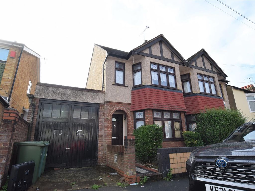 4 bed semidetached house for sale in Holywell Road, Watford WD18 Zoopla