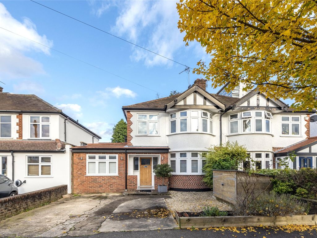 4 bed semidetached house for sale in Hamilton Avenue, Surbiton KT6, £