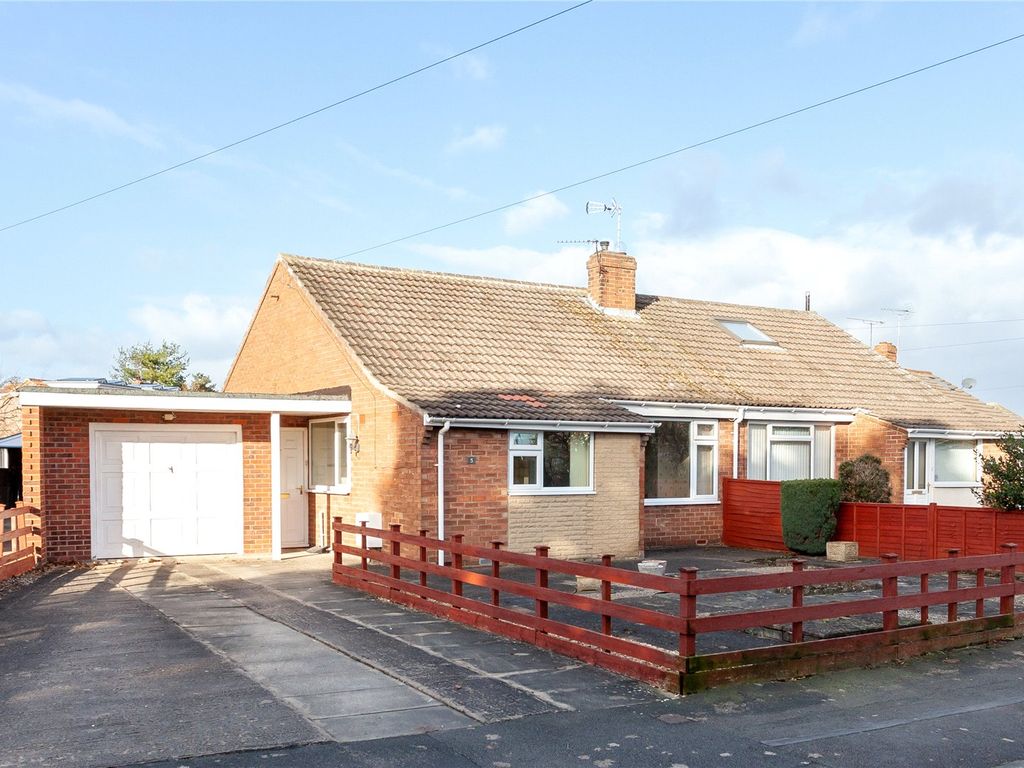 2 bed bungalow for sale in Greenacres, Huntington, York, North
