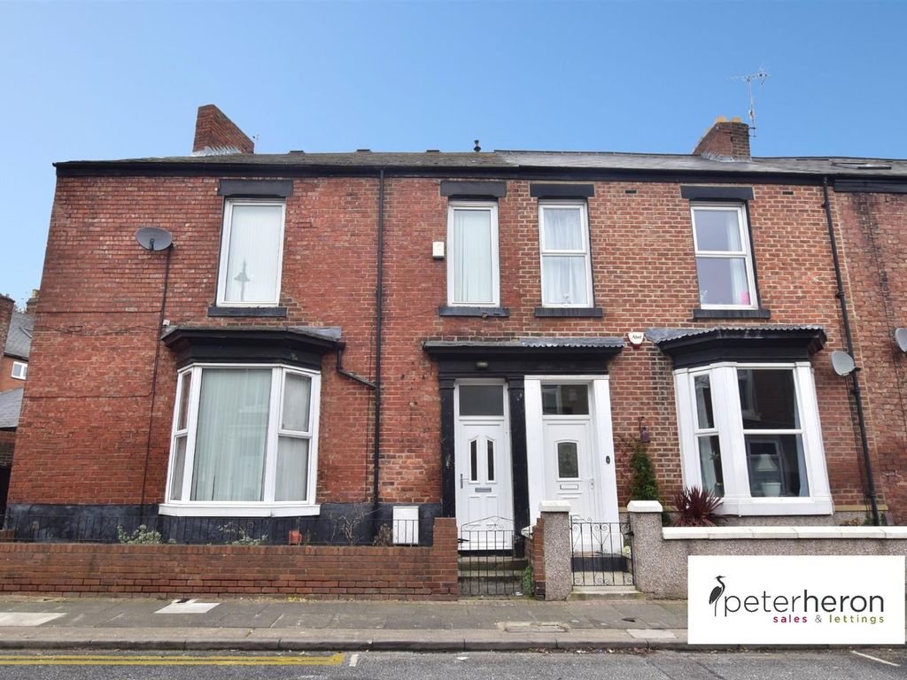 3 bed end terrace house for sale in Tunstall Vale, Ashbrooke