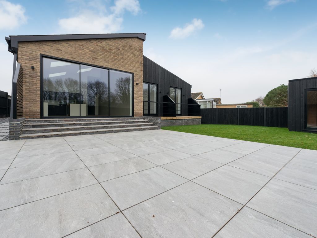 3 bed detached bungalow for sale in Ellison Close, Chestfield