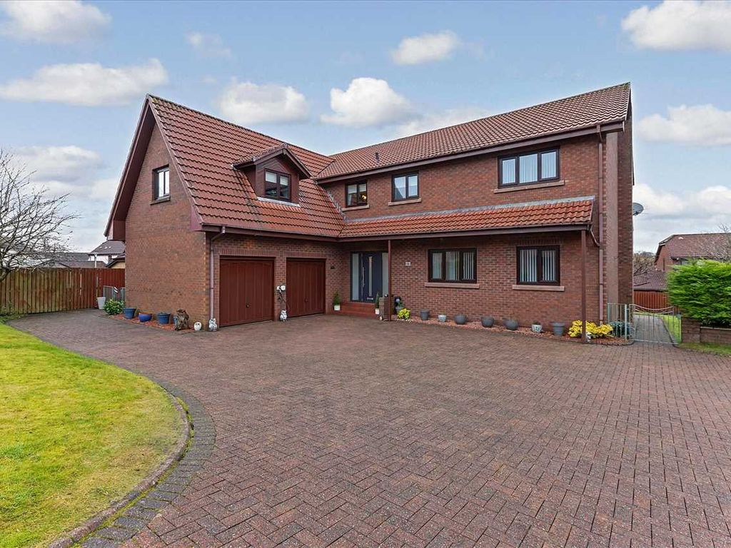 5 bed detached house for sale in Wood Aven Drive, Stewartfield, East