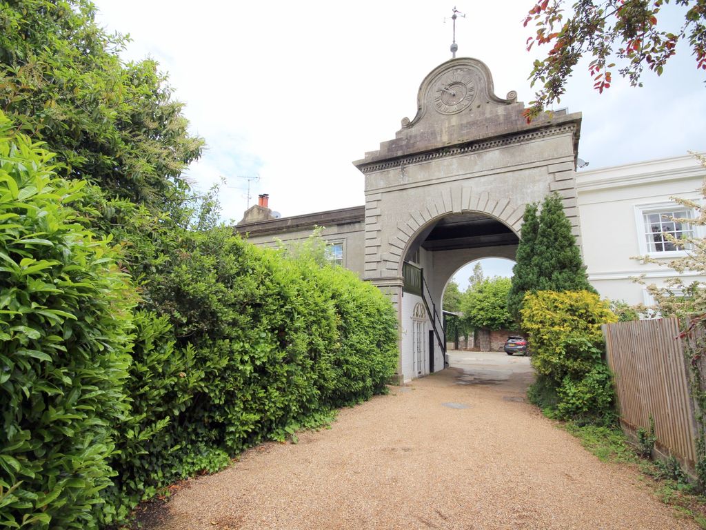 2 bed for sale in Old Holbrook, Horsham RH12 Zoopla