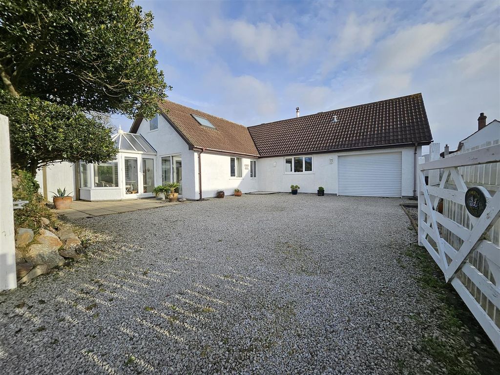 3 bed detached bungalow for sale in Rose Hill, Rosehill, Goonhavern TR4, £495,000 Zoopla