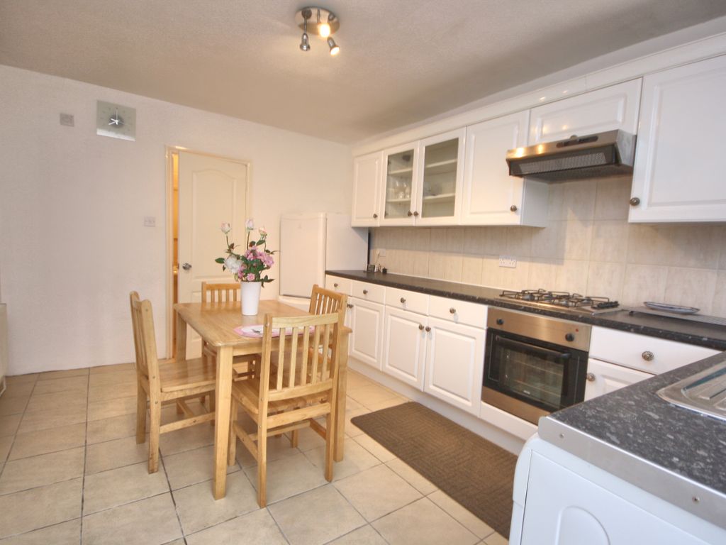 1 bed flat to rent in Malden Road, New Malden KT3, £1,250 pcm Zoopla