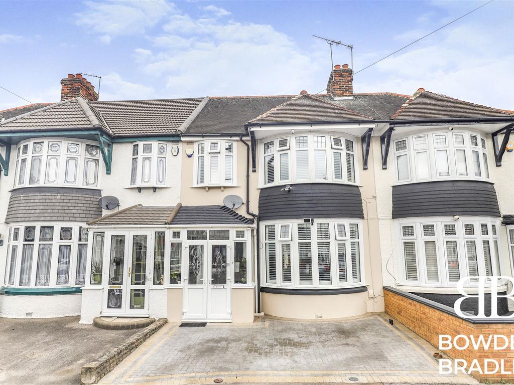 3 bed terraced house for sale in Sandhurst Drive, Ilford IG3 Zoopla