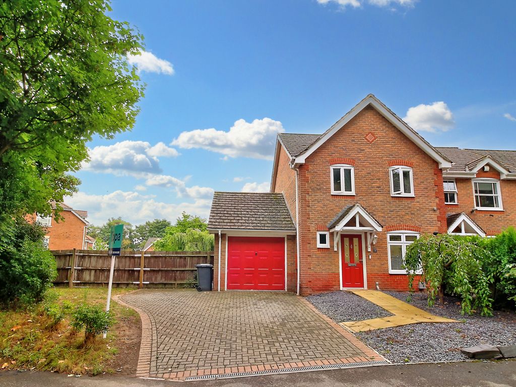 3 bed semidetached house for sale in Dickens Lane, Old Basing