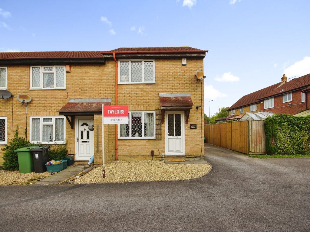 2 bed end terrace house for sale in Ottrells Mead, Bradley Stoke
