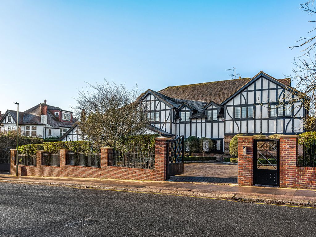 7 bed detached house for sale in Uphill Road, London NW7 Zoopla