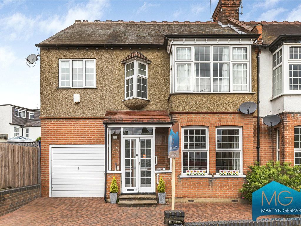 4 bed semidetached house for sale in Cromer Road, EN5, £750,000