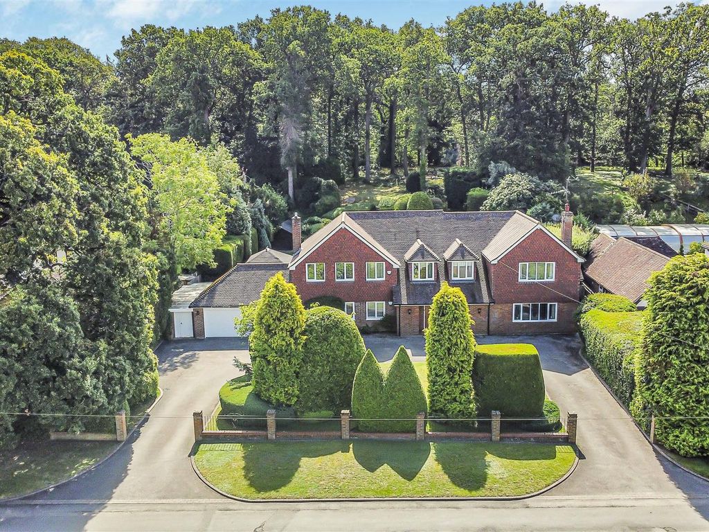 5 bed detached house for sale in Old Bath Road, Reading RG4, £1,950,000