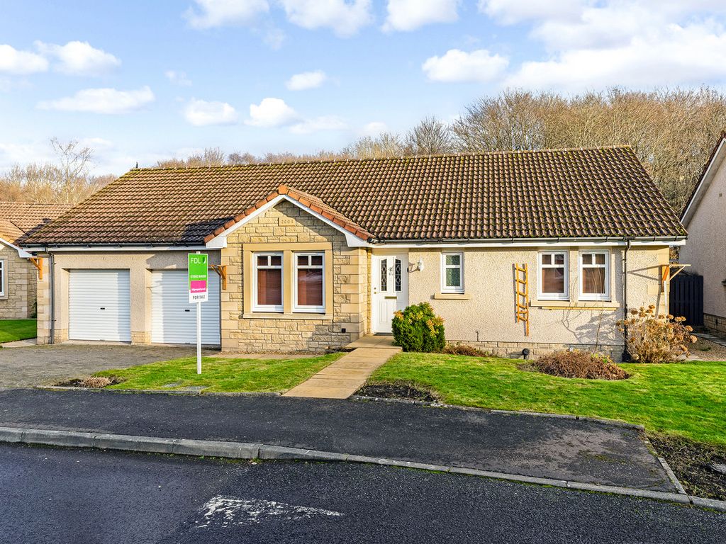 3 bed detached bungalow for sale in Ian Rankin Court, Cardenden KY5, £