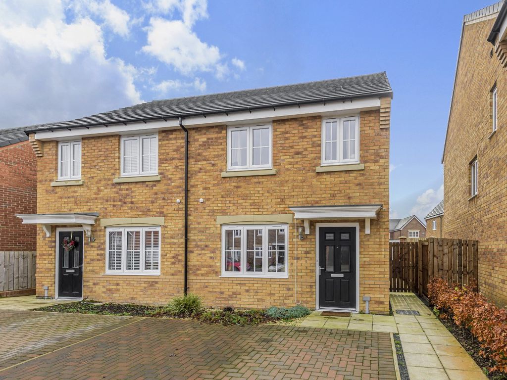 3 bed semidetached house for sale in Brandling Way, Hadston, Morpeth NE65 Zoopla