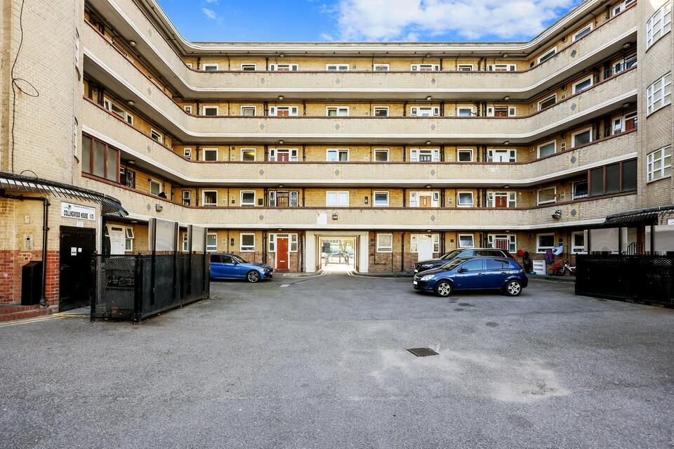 4 bed flat for sale in Collingwood House, Darling Row, London E1, £