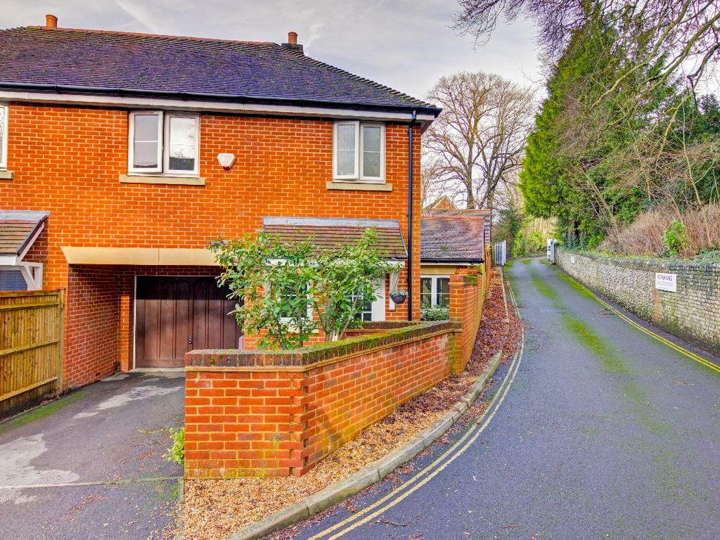 3 bed semidetached house for sale in London Road, Horndean