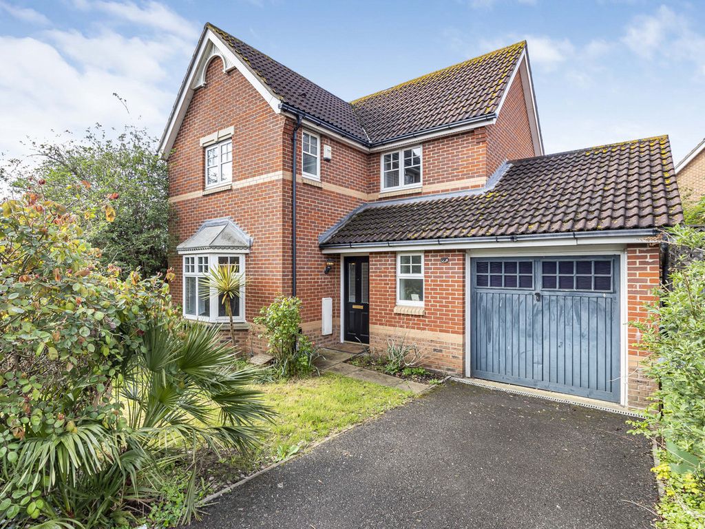 3 bed detached house for sale in Greenhaven Drive, Thamesmead SE28, £