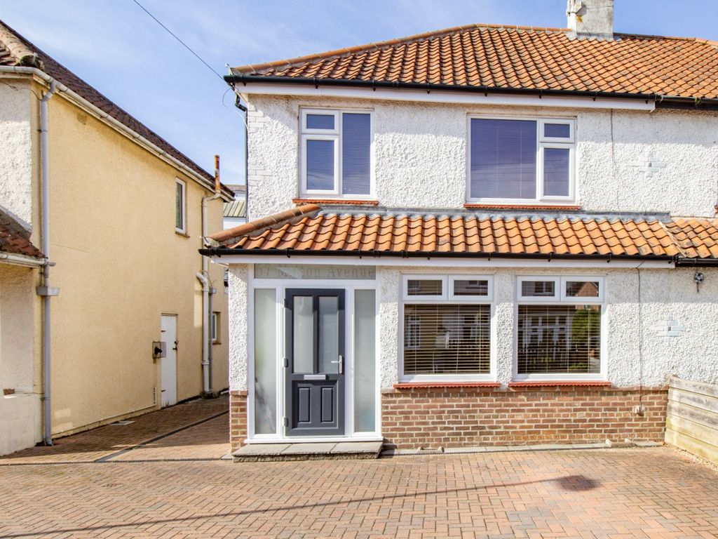 3 bed semidetached house for sale in Milton Avenue, King's Lynn