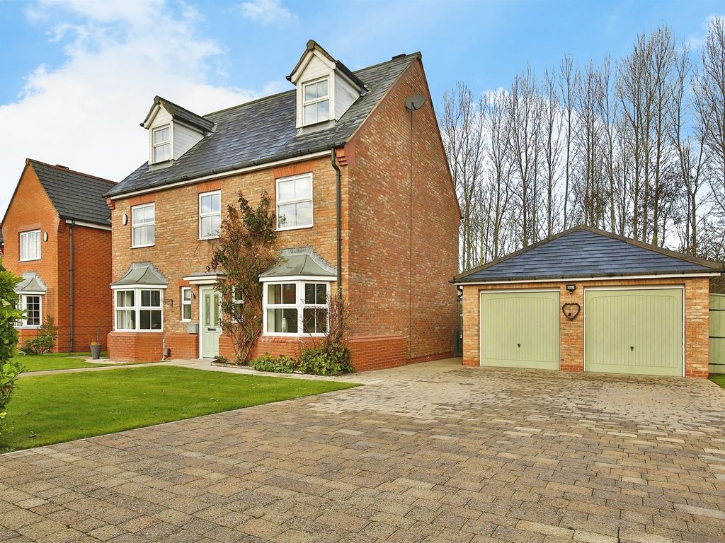 5 bed detached house for sale in Wellington Drive, Wynyard, Billingham