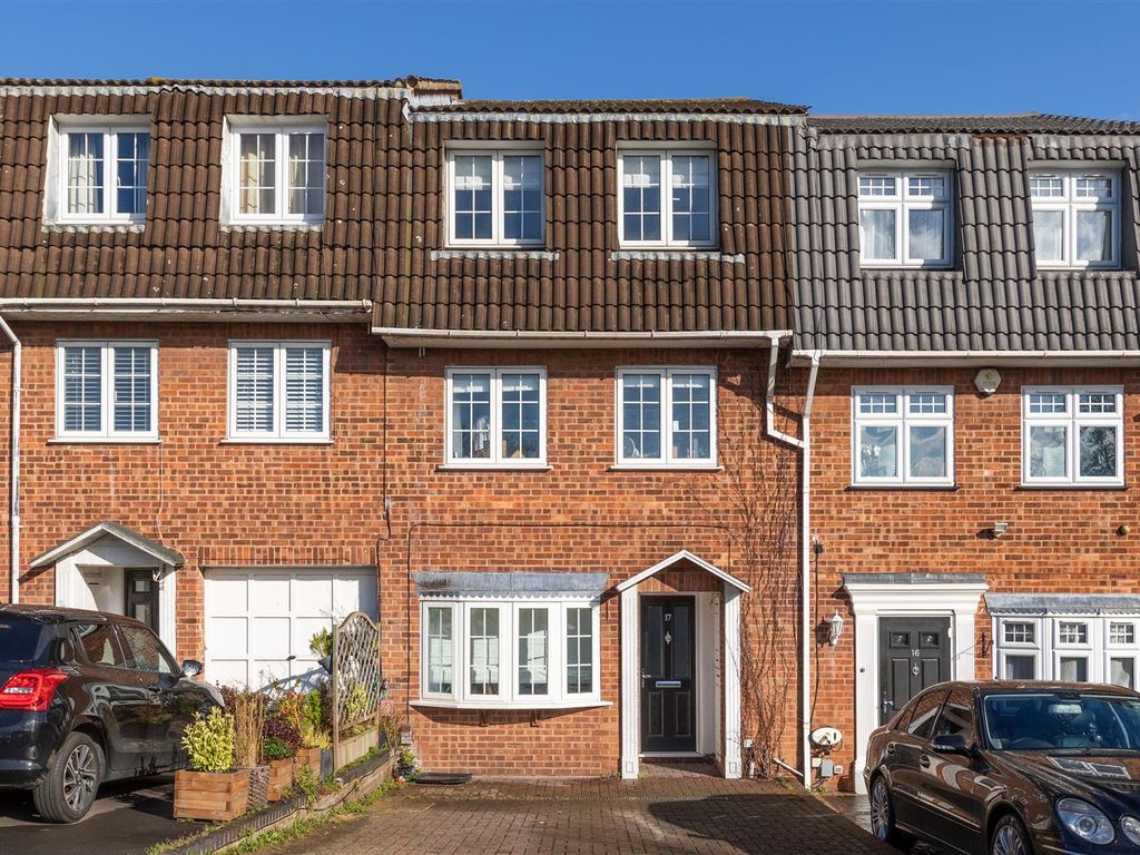 Room to rent in Regency Close, Chigwell IG7 - Zoopla