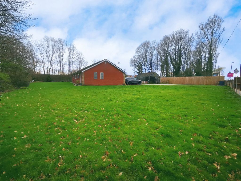 3 bed bungalow for sale in Longmeanygate, Midge Hall, Leyland