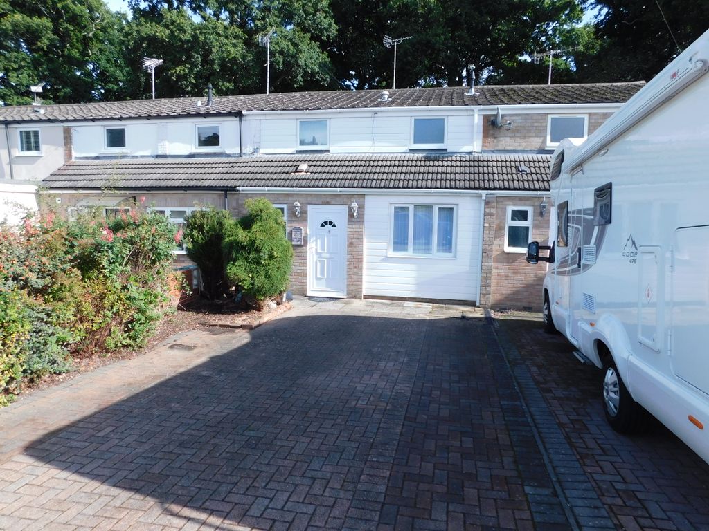 3 bed terraced house to rent in Guillemot Close, Hythe SO45 Zoopla