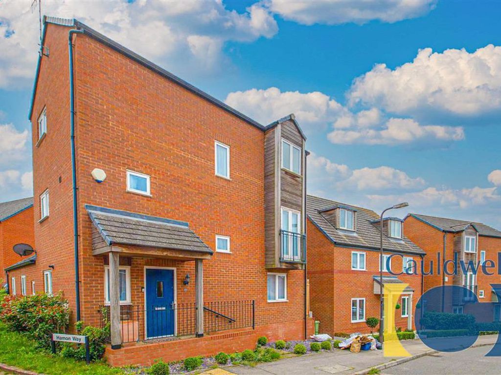 4 bed detached house to rent in Turneys Drive, Wolverton Mill, Milton