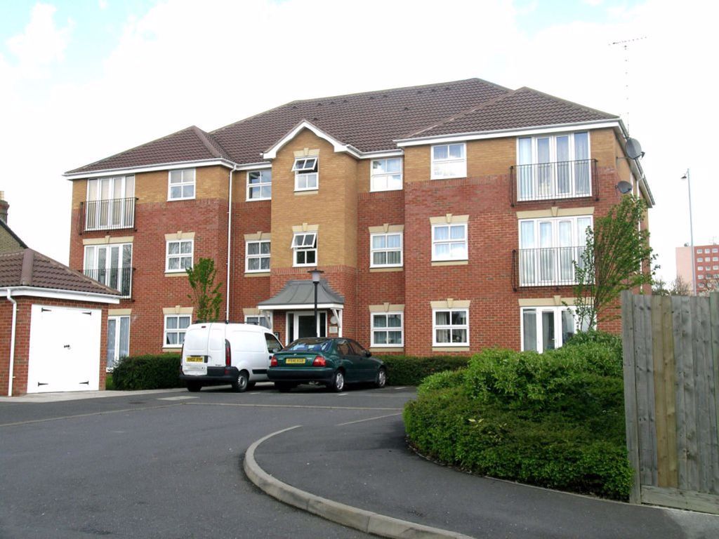 1 bed flat to rent in Botham Drive, Slough SL1 Zoopla