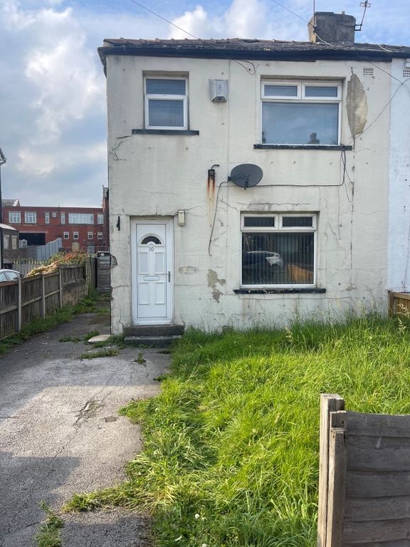 2 bed semidetached house to rent in Compton Street, Bradford BD4, £600