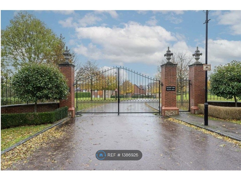 1 bed flat to rent in Redbourn House, Redbourn, St. Albans AL3, £1,435