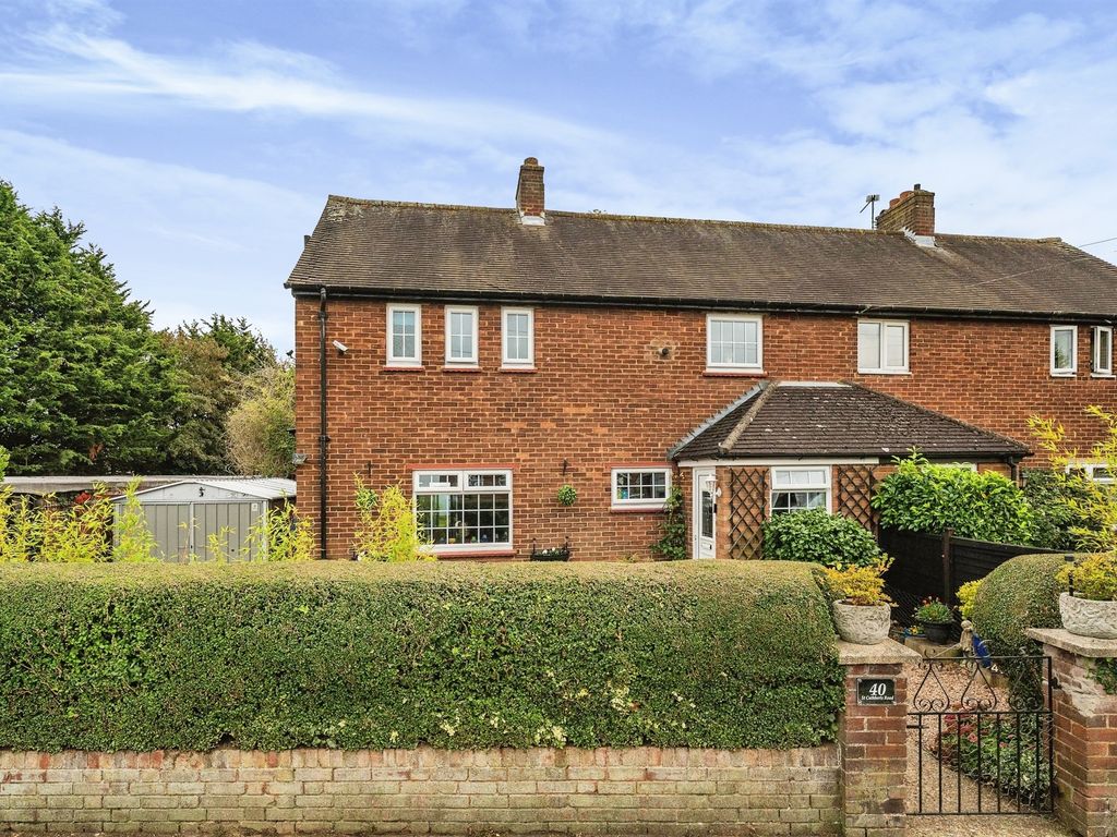 3 bed semidetached house for sale in St. Cuthberts Road, Hoddesdon