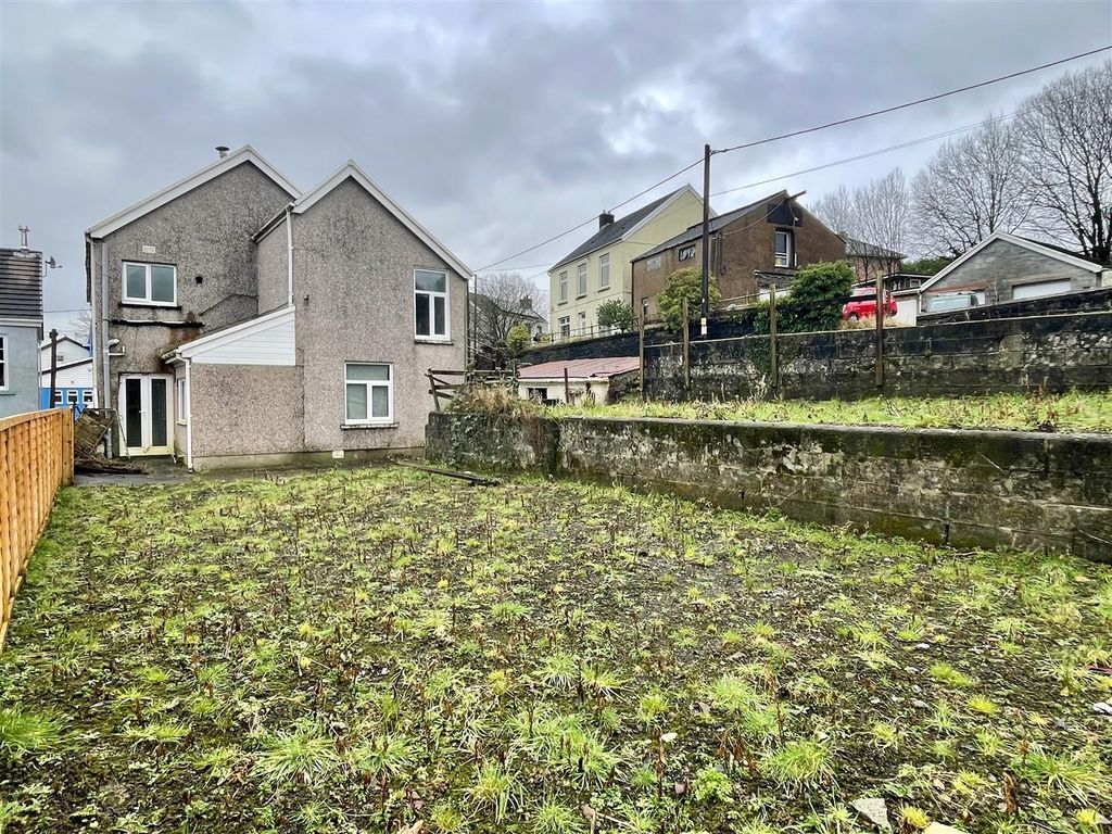 6 bed detached house for sale in 7 & 7A Heol Y Parc, Pontyberem, Llanelli SA15, £185,000 Zoopla