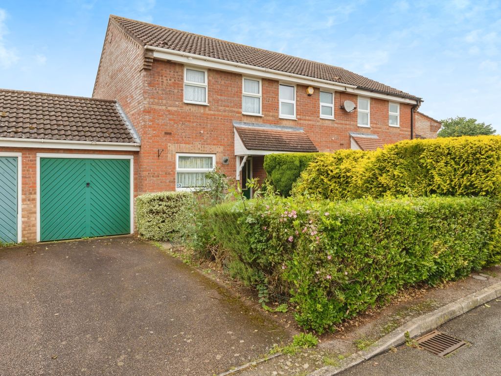 2 bed semidetached house for sale in Campion Way, Attleborough