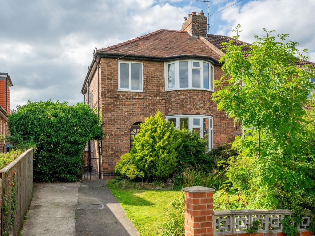 3 bed semidetached house for sale in Grantham Drive, Holgate, York