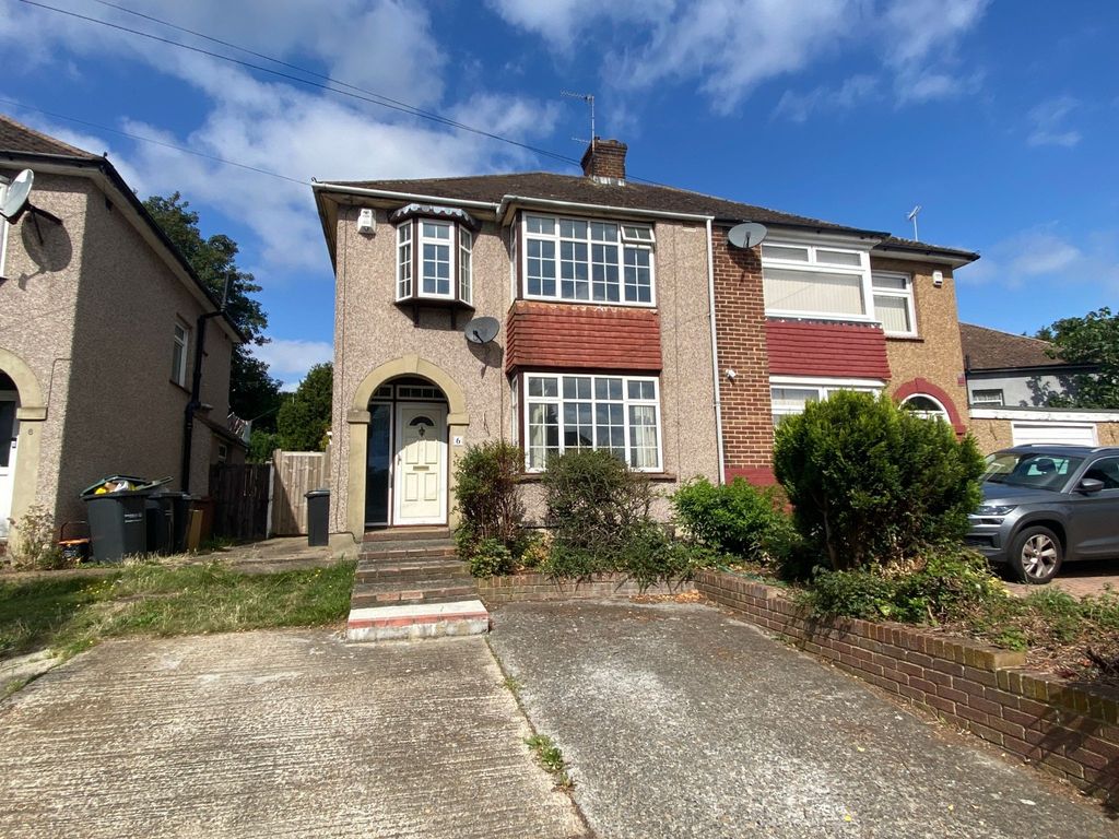 3 bed semidetached house to rent in Valley Drive, Gravesend, Kent DA12, £1,700 pcm Zoopla