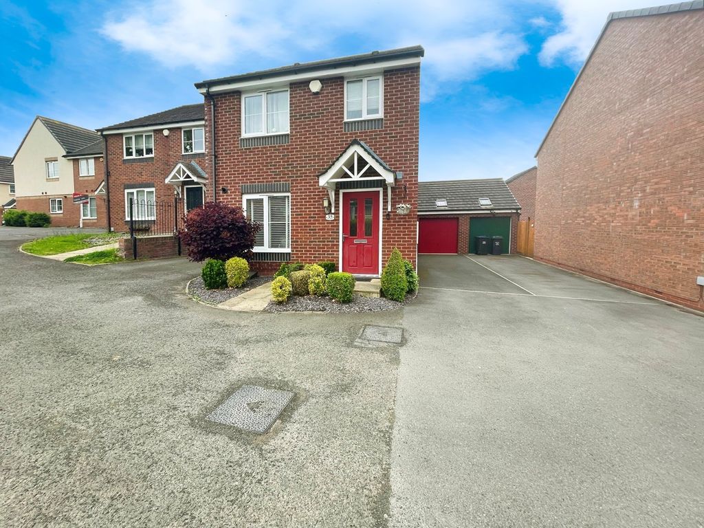 New home, 3 bed detached house for sale in Bluebell Crescent