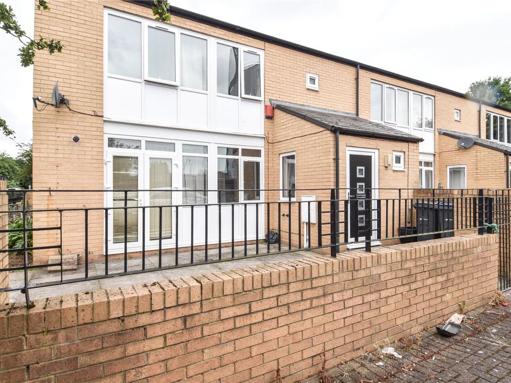 2 bed end terrace house to rent in Carpenters Court, Vaughton Street, Highgate, Birmingham B12