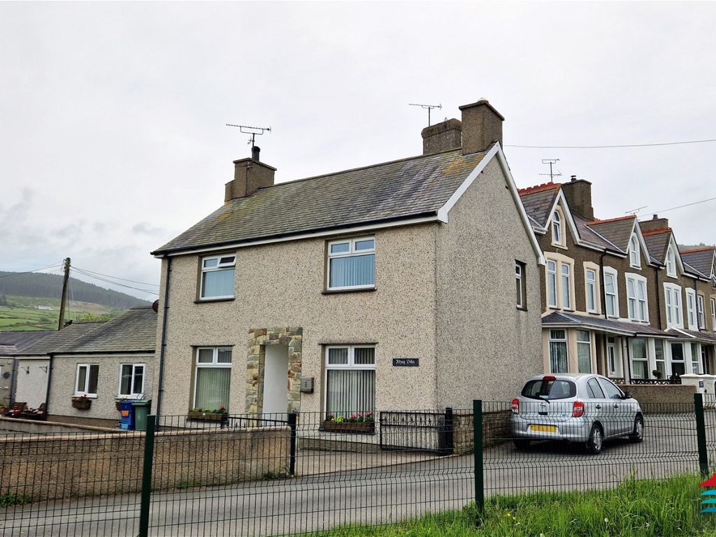 4 bed detached house for sale in Ffordd Cae Rhyg, Nefyn, Pwllheli LL53