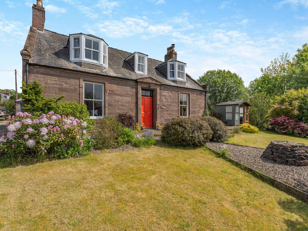 5 bed villa for sale in Park Road, Brechin, Angus DD9, £280,000 Zoopla