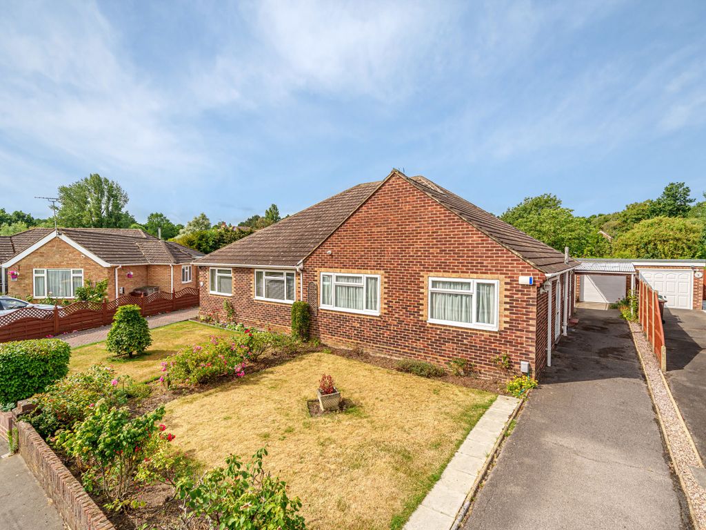 2 bed bungalow for sale in Brookside, Jacob's Well, Guildford GU4 Zoopla