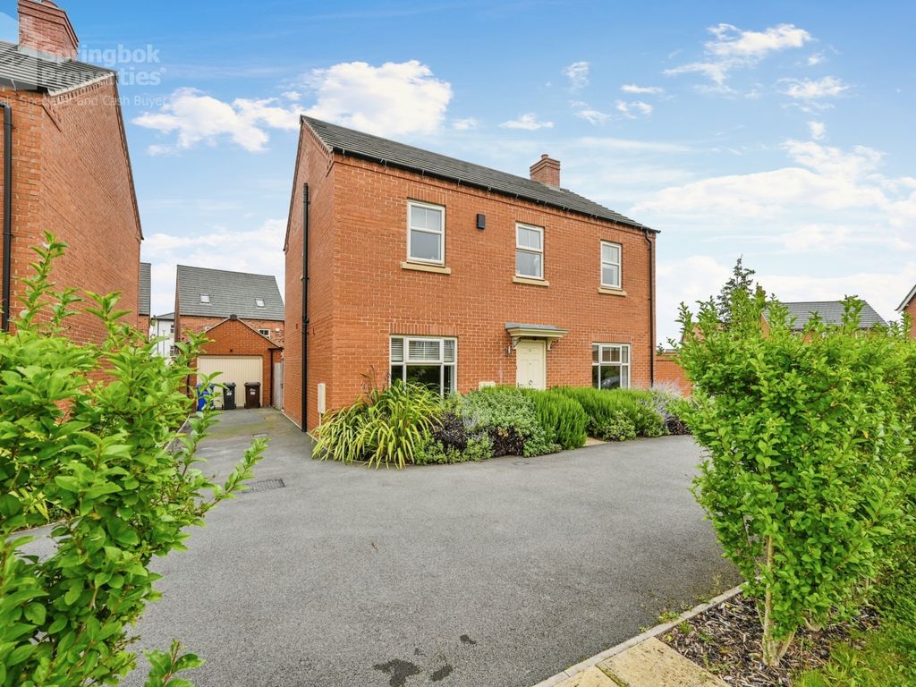 4 bed detached house for sale in Oak Road, BurtonOnTrent