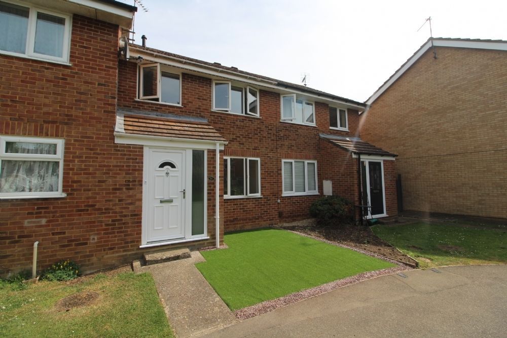 3 bed terraced house to rent in Petersham Close, Newport Pagnell MK16