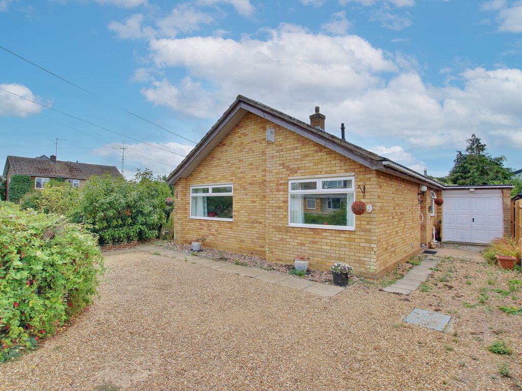 2 bed detached bungalow for sale in Wood End, Bluntisham PE28 Zoopla