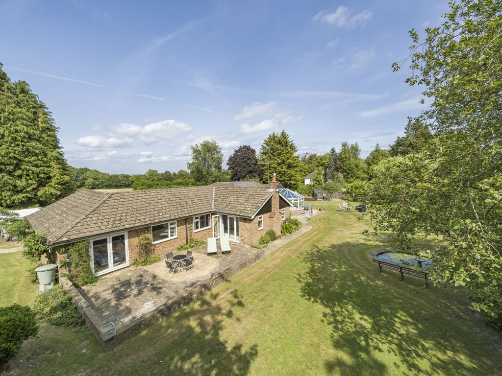 5 bed detached bungalow for sale in Cryals Road, Matfield TN12, £