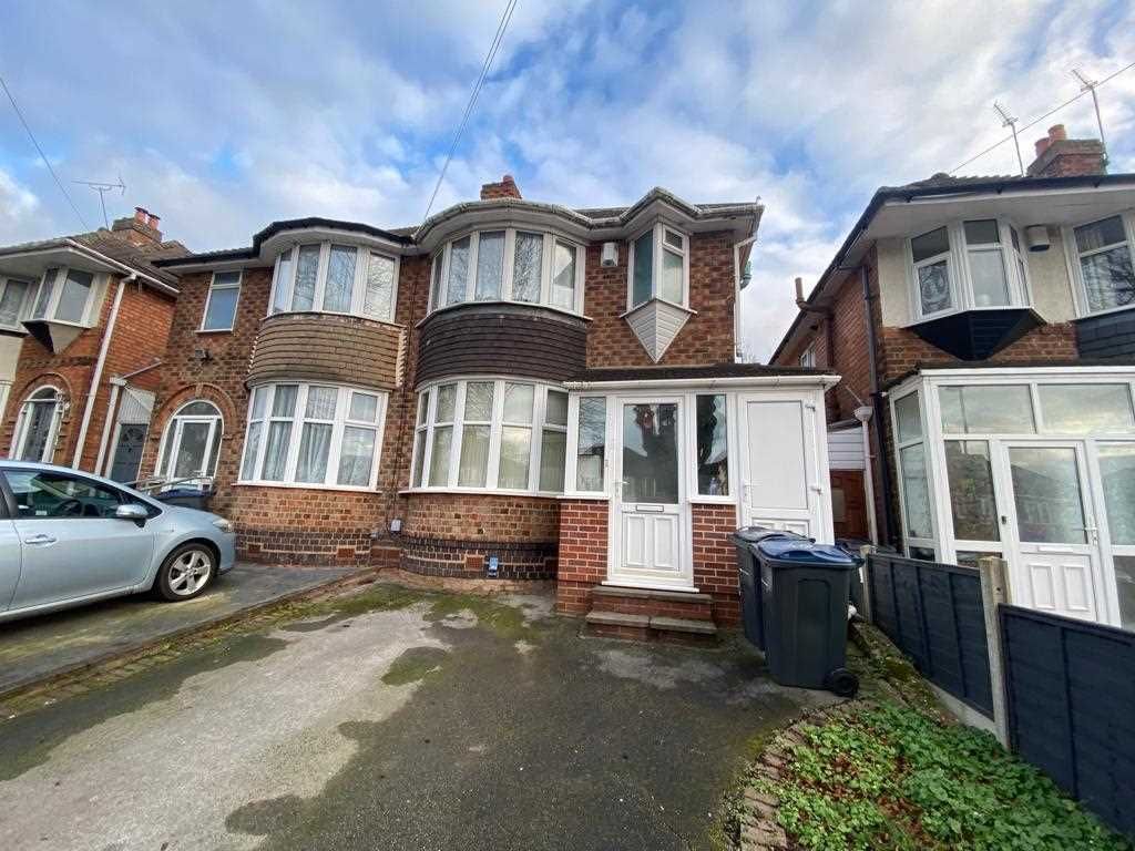 3 bed semidetached house for sale in Gilbertstone Avenue, Yardley