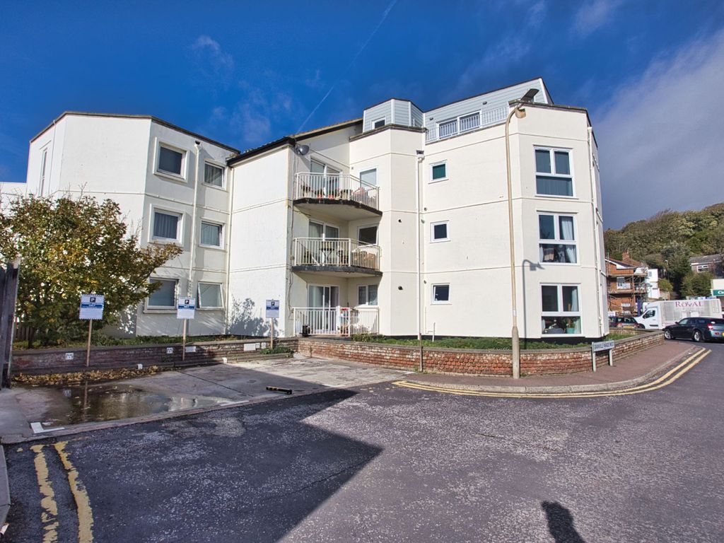 3 bed penthouse to rent in Sandgate High Street, Sandgate CT20, £1,400