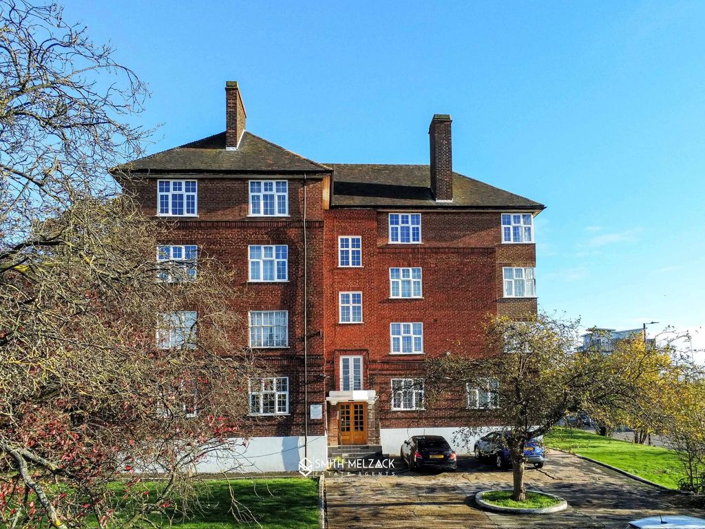2 bed flat for sale in Kings Court, Kings Drive, Wembley, Greater