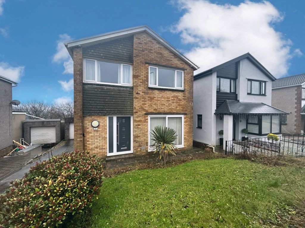 3 bed detached house for sale in Park Prospect, Pontypridd CF37, £