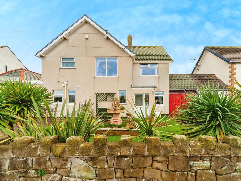 4 bed detached house for sale in Beach Road East, Prestatyn LL19, £