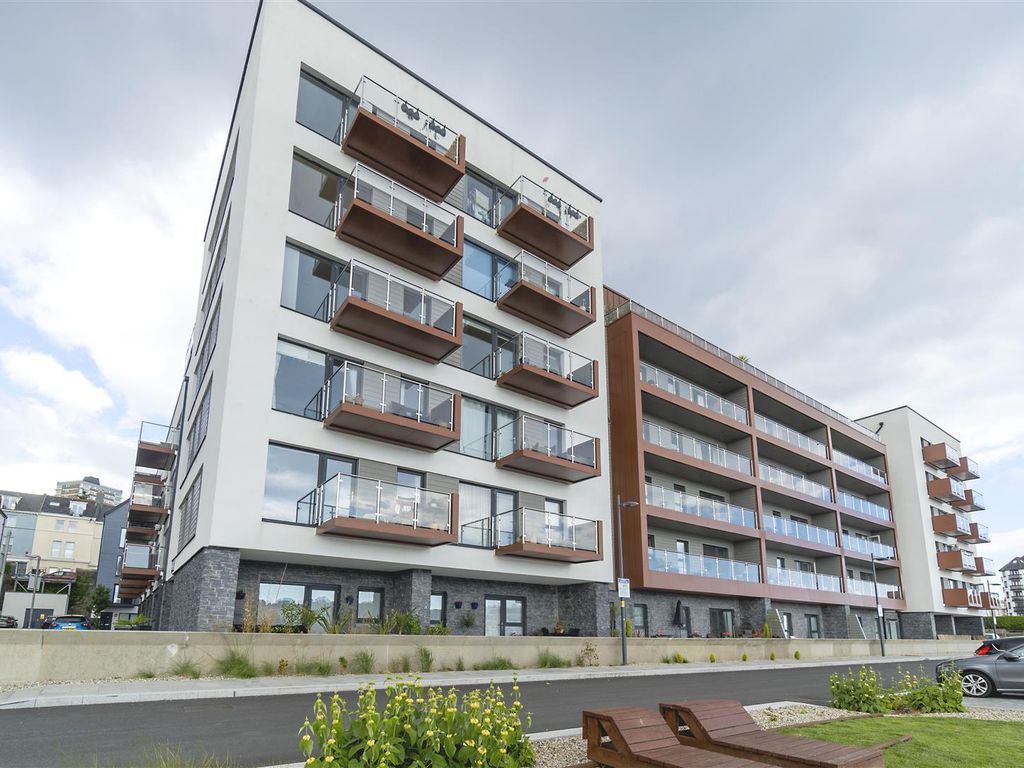 2 bed flat to rent in Trinity Street, Millbay, Plymouth PL1, £1,350 pcm